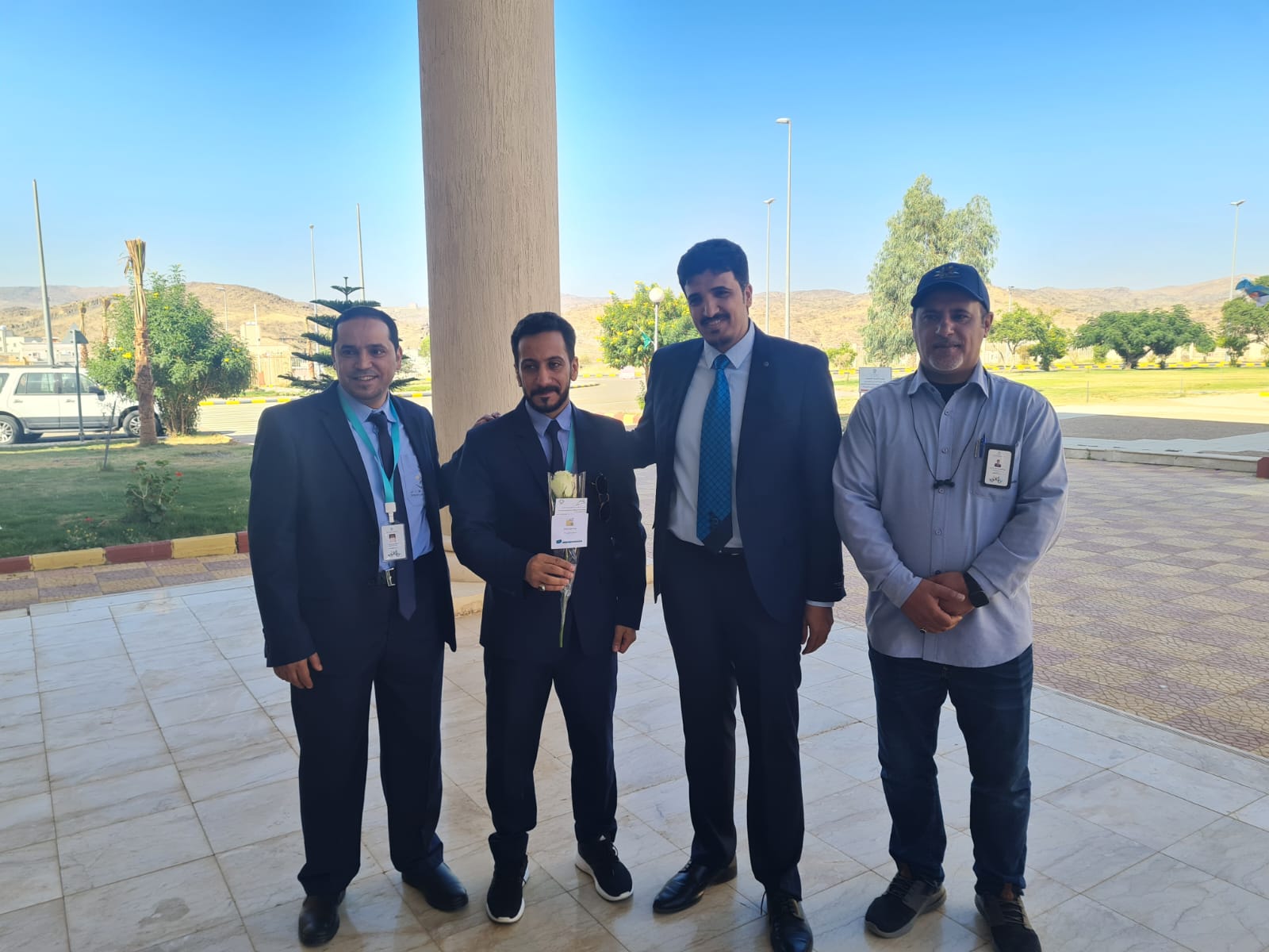 مدير عام التدريب التقني والمهني بمنطقة الباحة يزور المدربين ويهنئهم باليوم العالمي للمعلم