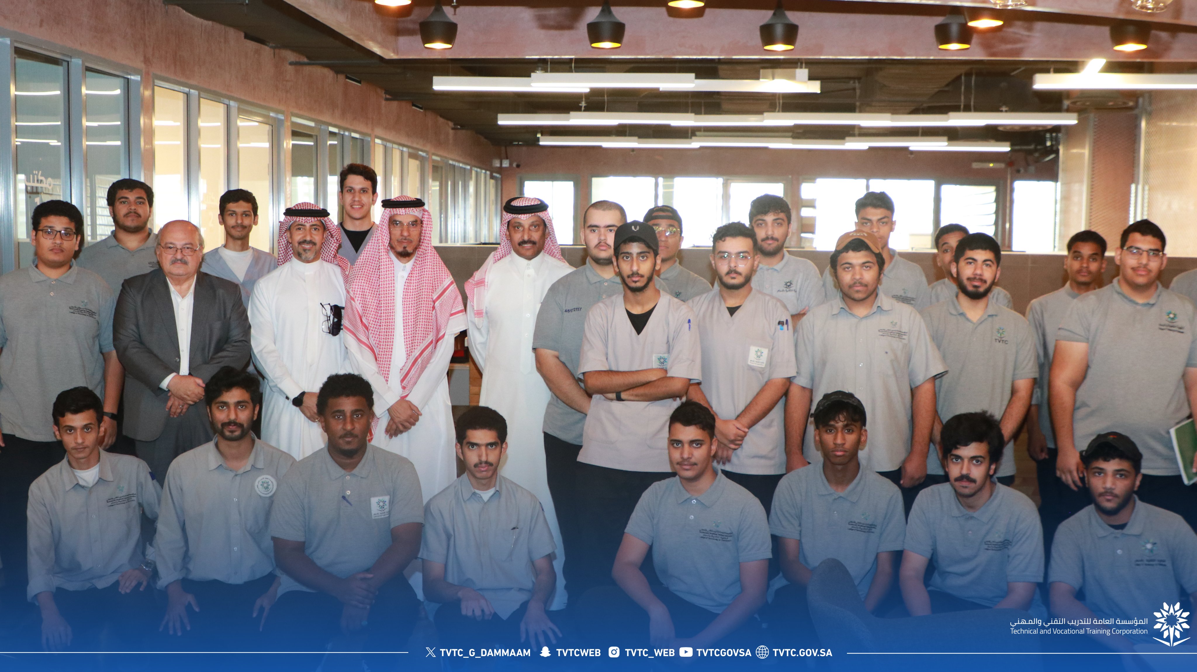 قامت رئاسة قسم الدراسات العامة بالكلية التقنية بالدمام بزيارة إلى حاضنة (حلول) 