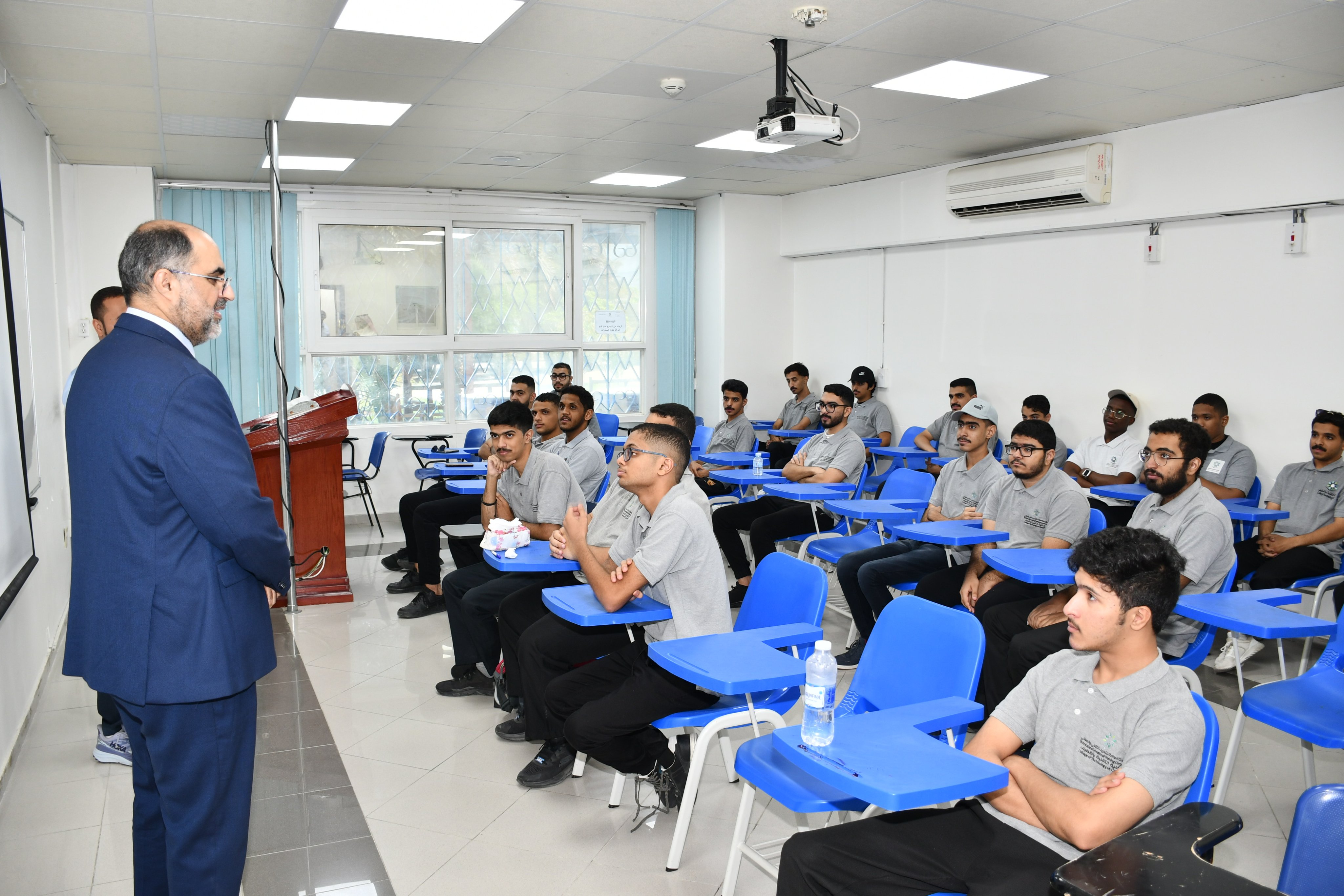 زيارة مدير عام ⁧التدريب التقني⁩ والمهني بالمنطقة الشرقية للكلية