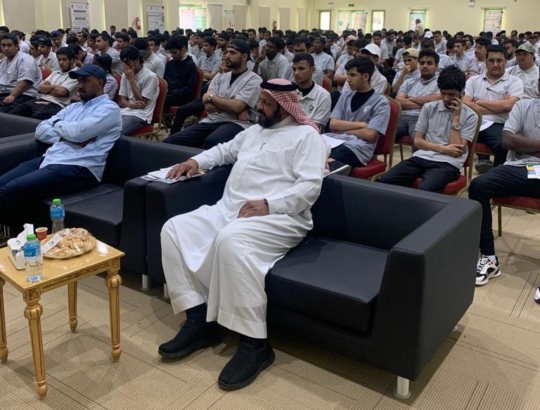 مشاركة فرع الكلية التقنية ببرنامج التوعية بأضرار المخدرات